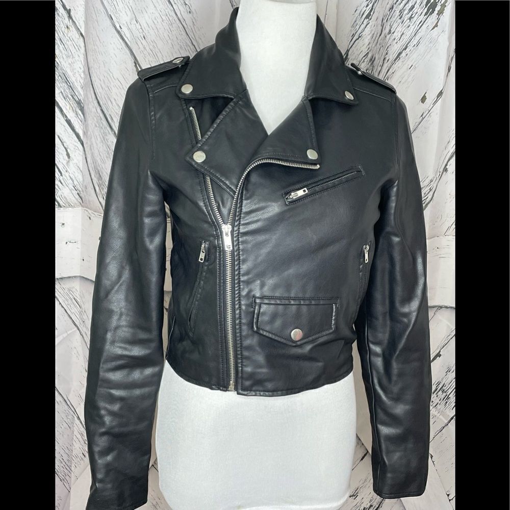 Shinestar faux leather moto style jacket cropped S